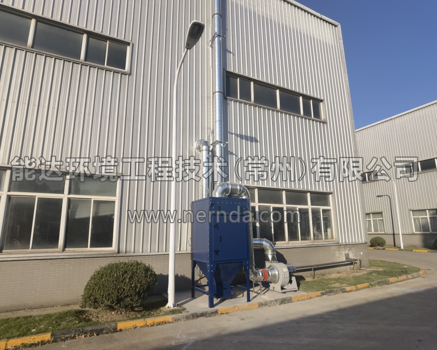 圖為我司定制的模塊濾筒除塵器整體外觀，采用模塊化設(shè)計，結(jié)構(gòu)緊湊，安裝便捷。